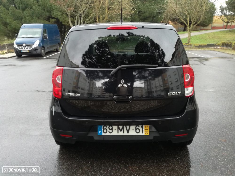 Mitsubishi Colt - 6