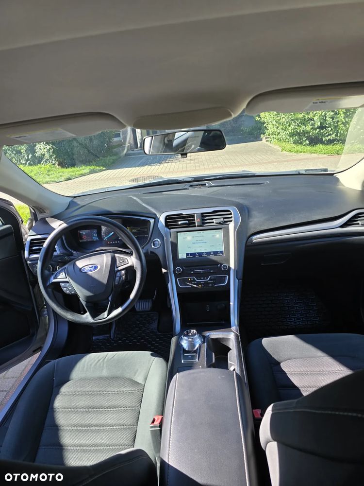 Ford Fusion - 11