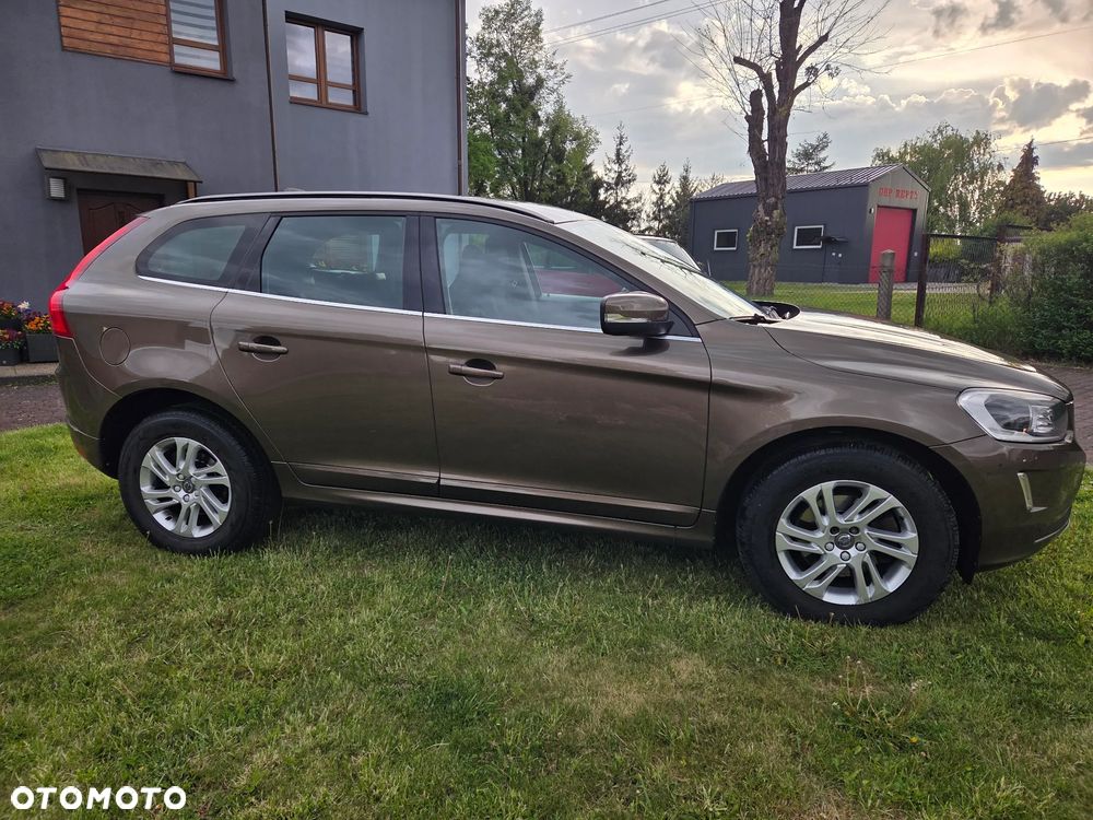 Volvo XC 60 D3 Drive-E Momentum - 24