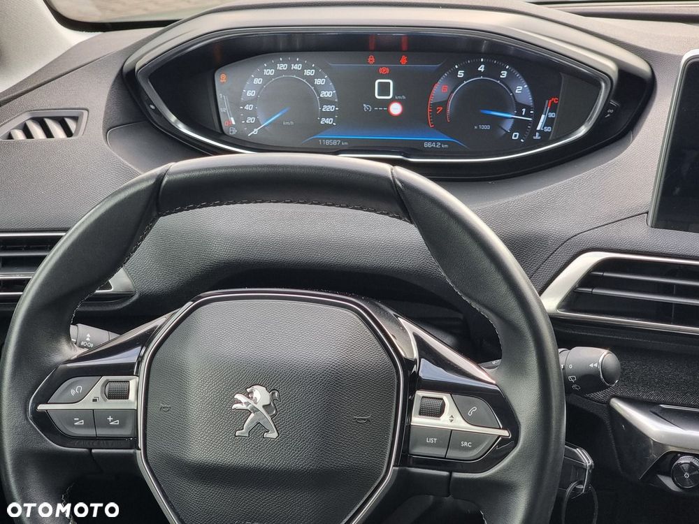 Peugeot 5008 1.2 PureTech Allure S&S - 32