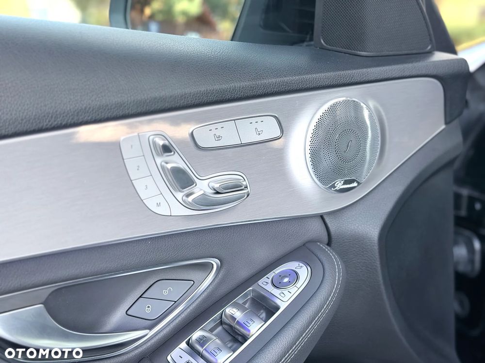 Mercedes-Benz Klasa C 300 d 4MATIC 9G-TRONIC - 20