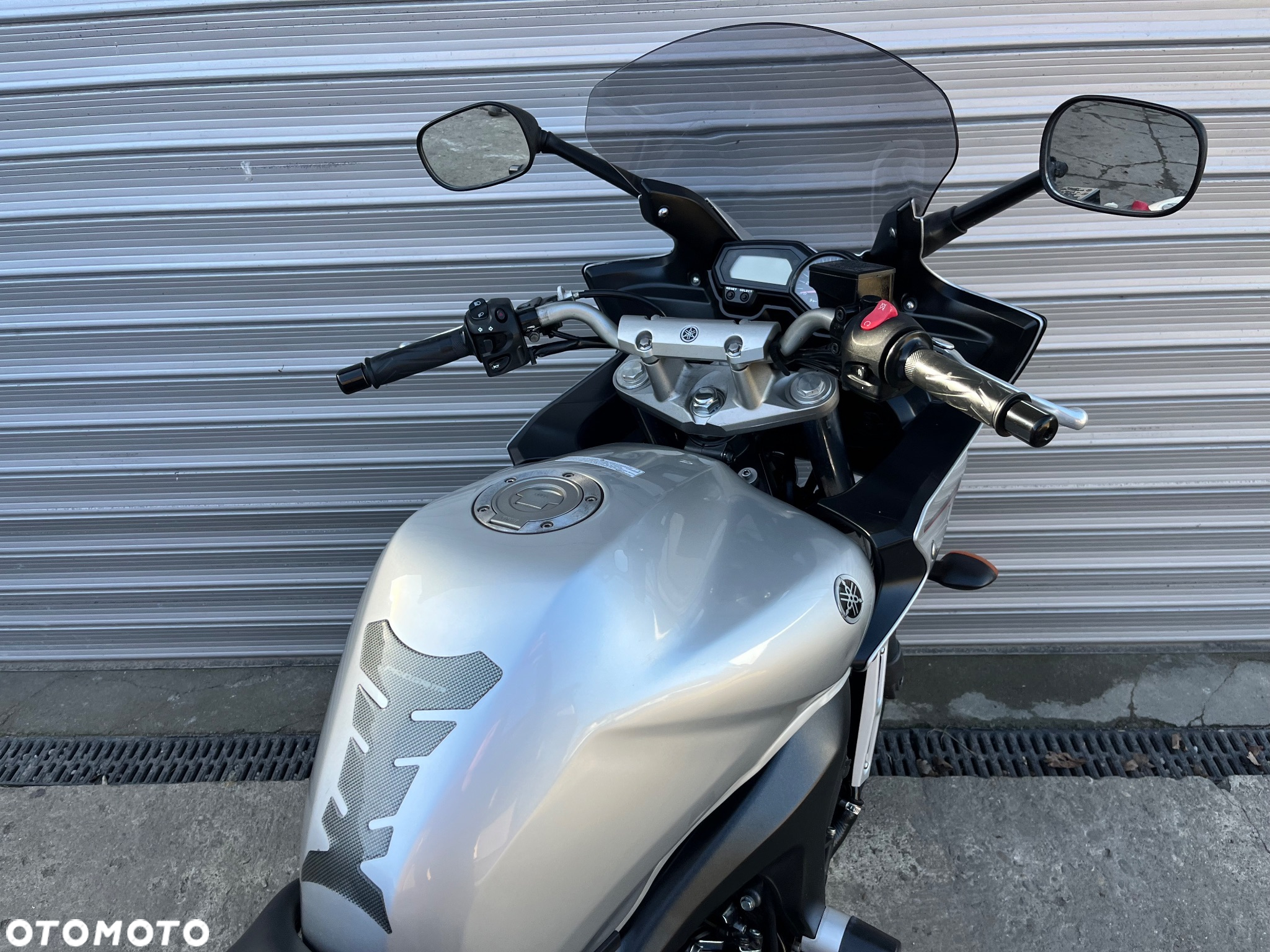 Yamaha FZ6 - 15