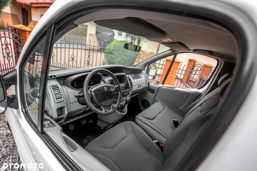 Renault Trafic - 11