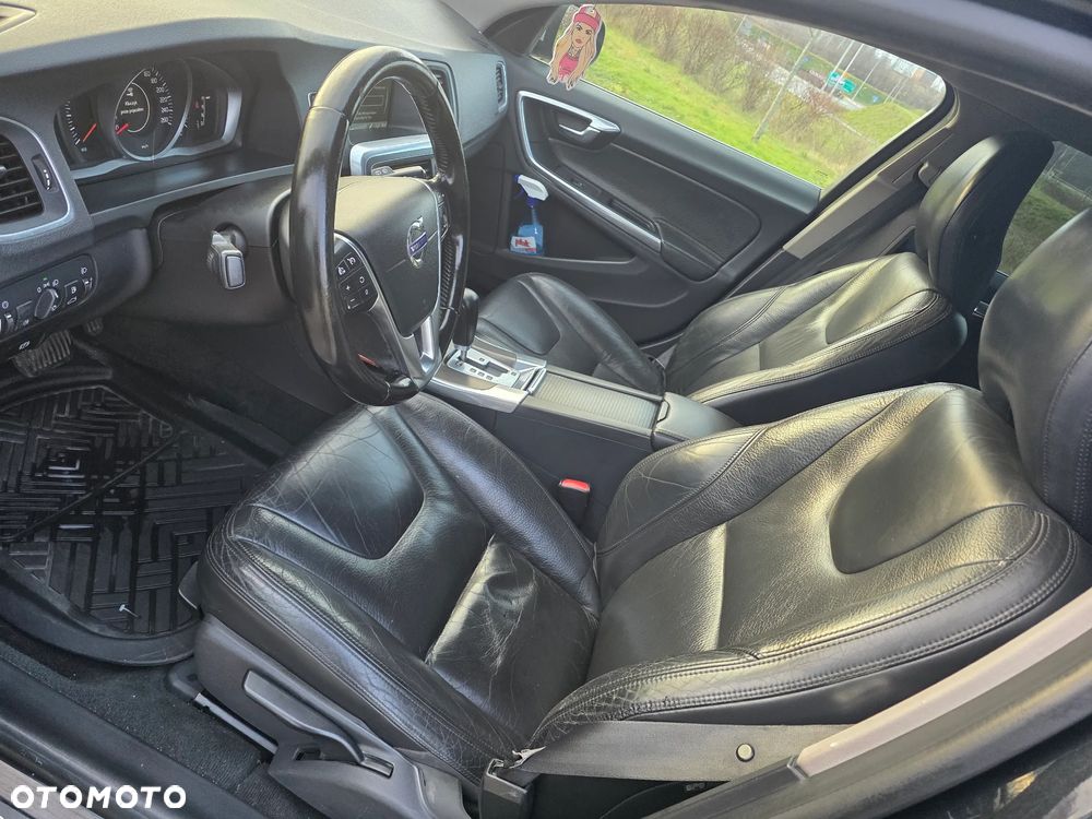 Volvo V60 D4 Geartronic Momentum - 11