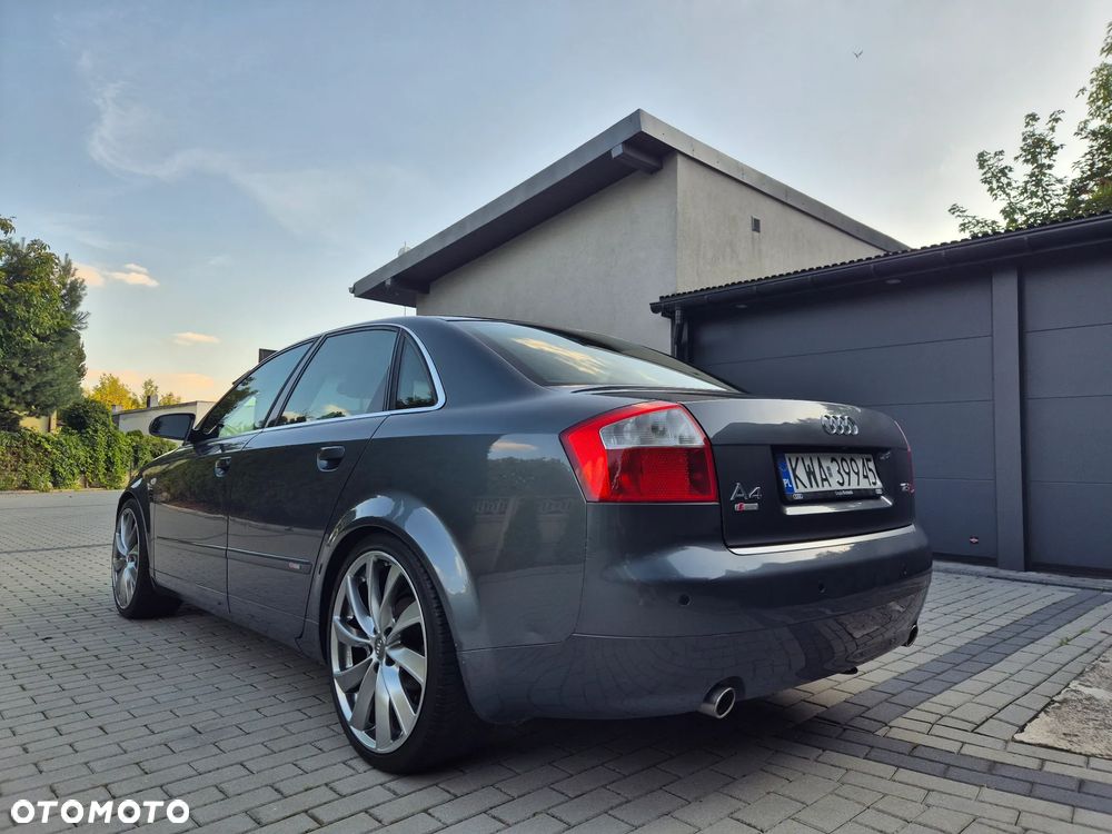 Audi A4 Limousine - 5