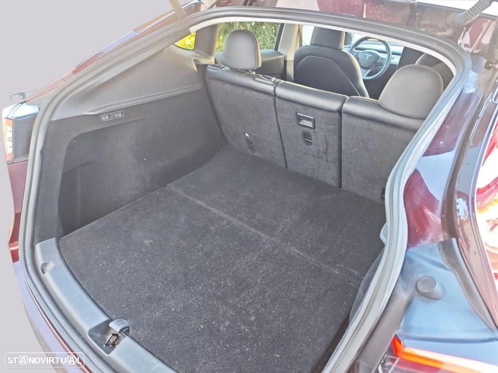 Tesla Model Y Long Range Dual Motor AWD - 9