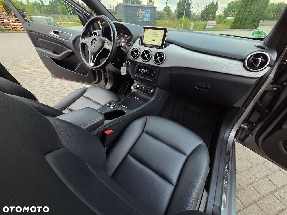 Mercedes-Benz Klasa B 180 7G-DCT UrbanStyle Edition - 19