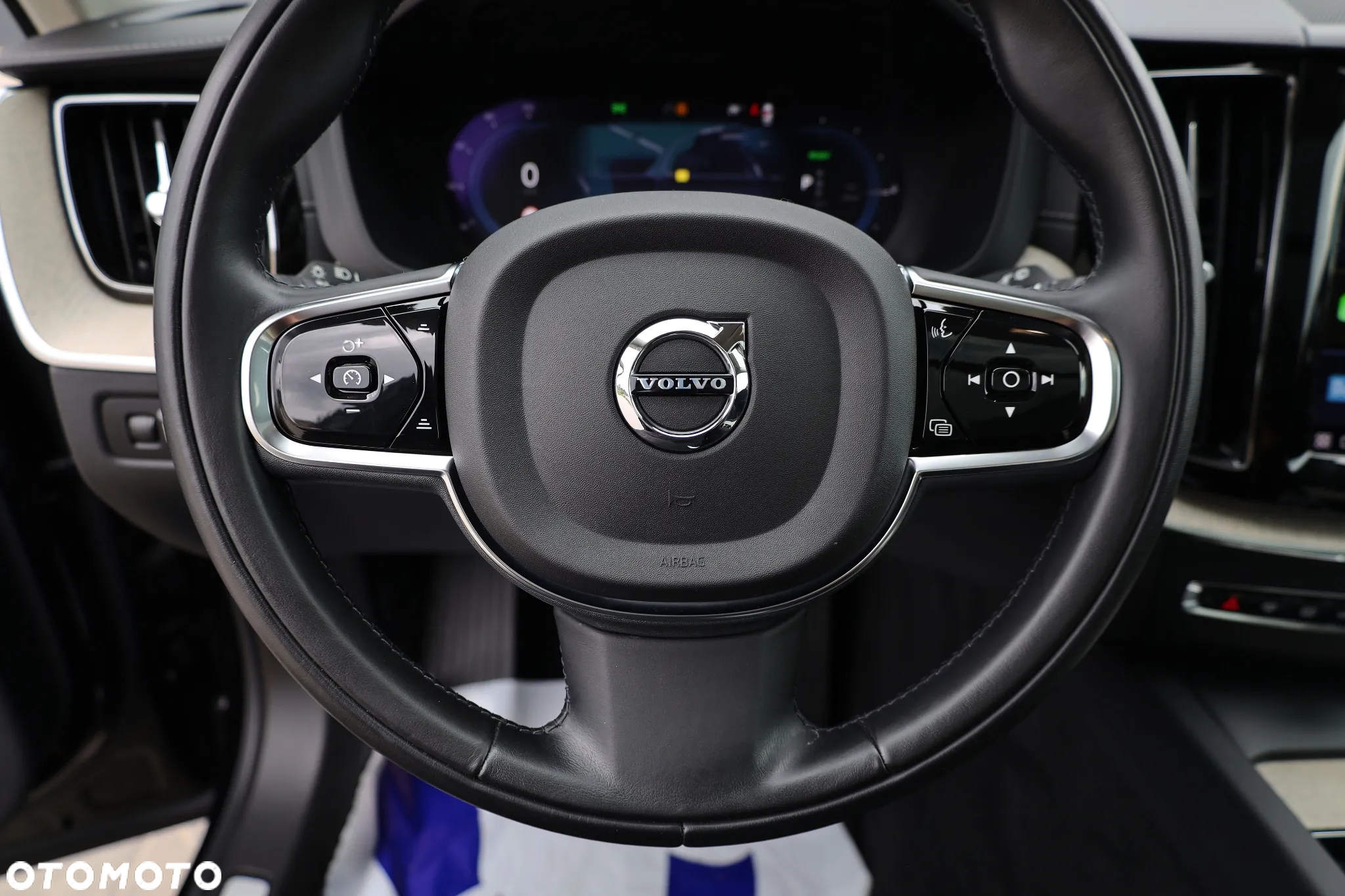 Volvo XC 60 T6 AWD Plug-In Hybrid Inscription - 10