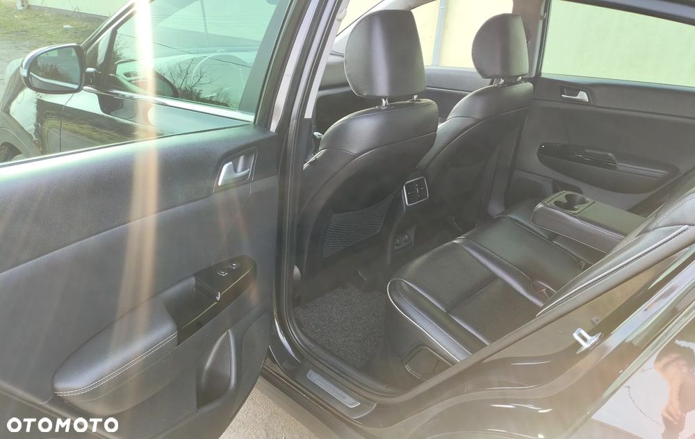 Kia Sportage 1.7 CRDI 2WD ISG Dream-Team Edition - 17