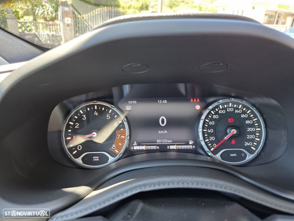 Jeep Renegade 1.0 T Limited - 10