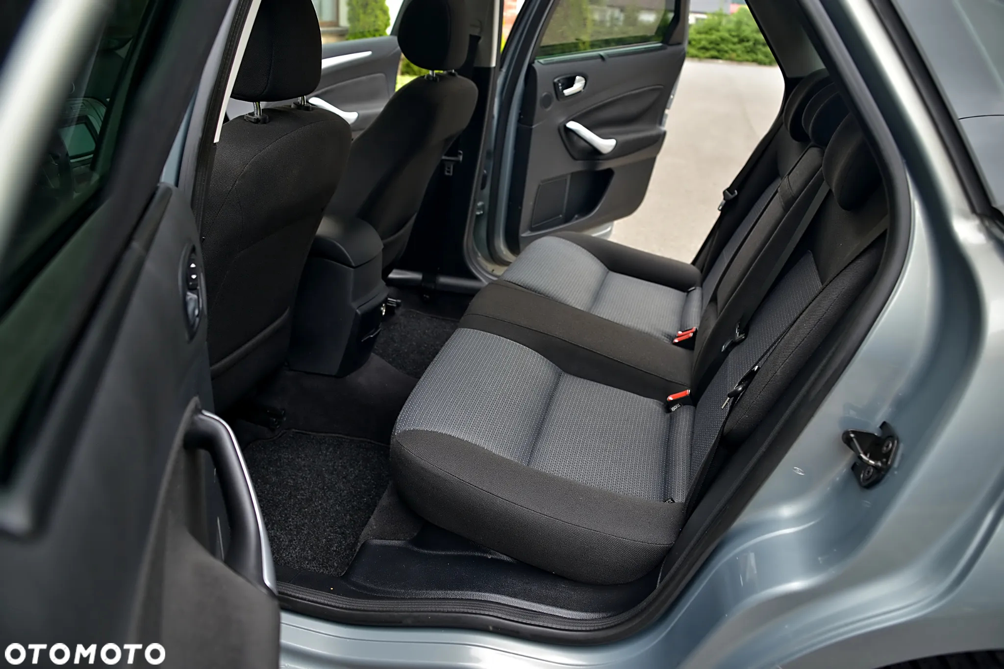 Ford Mondeo 1.6 Trend - 28