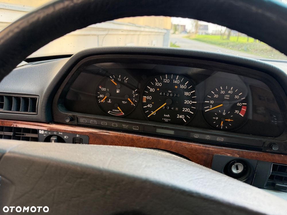 Mercedes-Benz 280 - 31