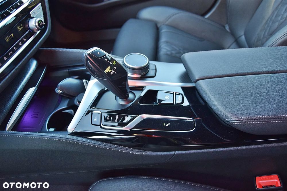 BMW Seria 5 520d MHEV - 23