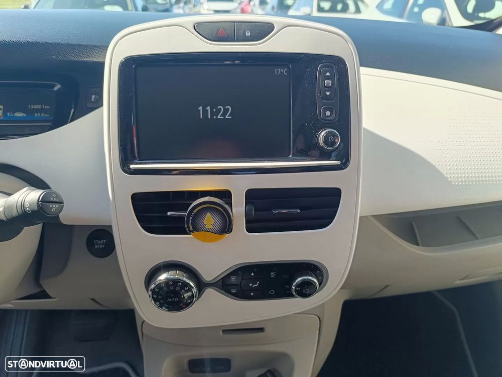 Renault Zoe (s/ Bateria) 41 kwh Life - 21
