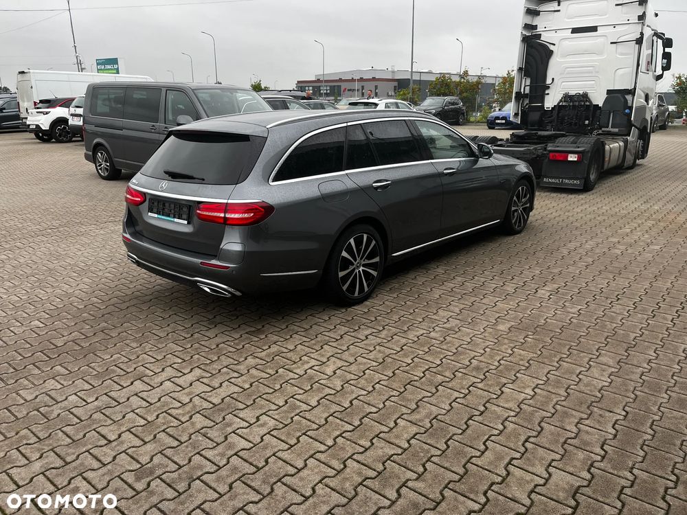 Mercedes-Benz Klasa E 300 de Exclusive - 3