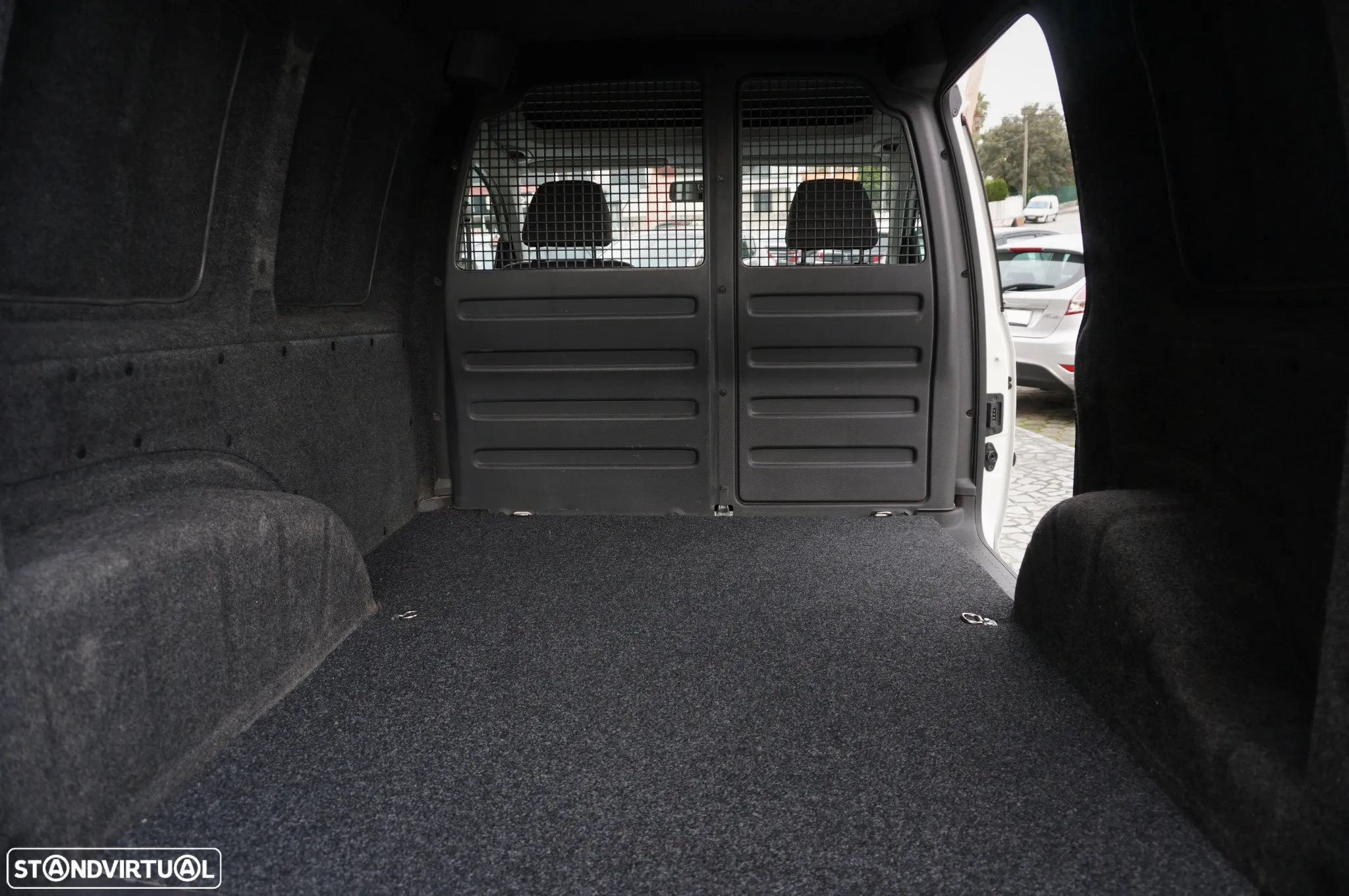 VW Caddy Van 1.6 TDI IVA/Dedutível Um Dono - 13