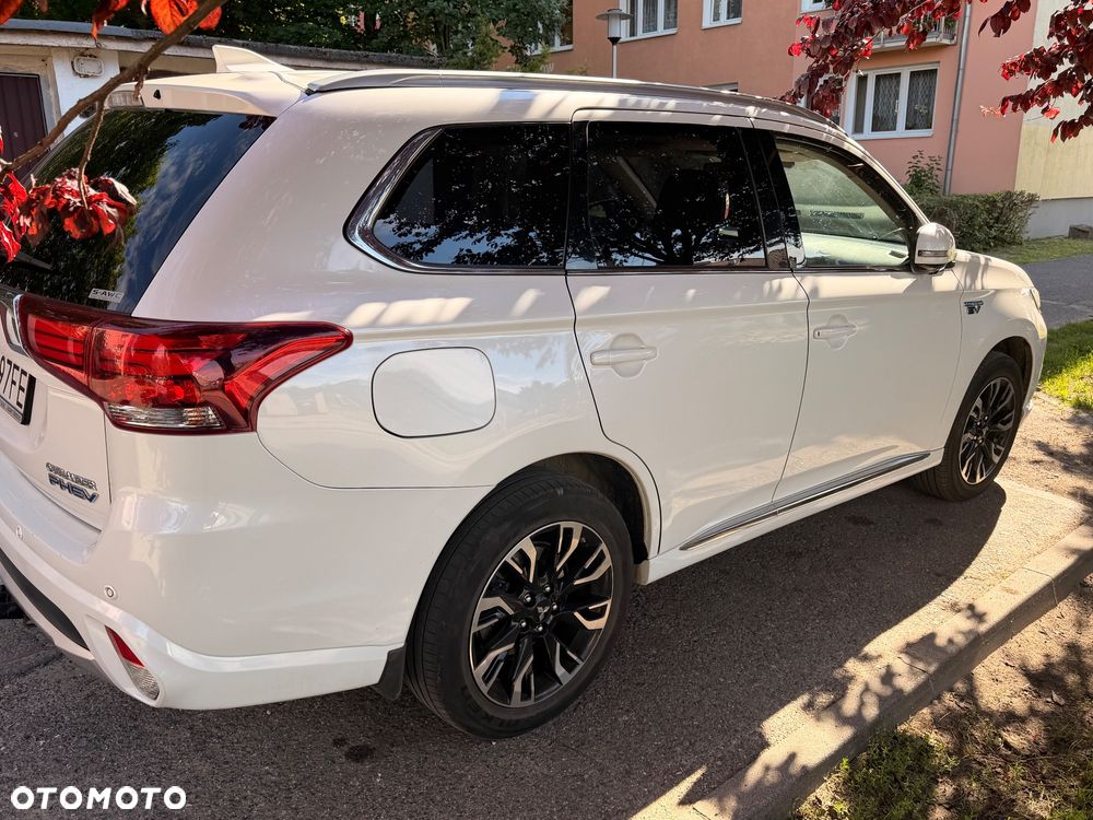 Mitsubishi Outlander 2.0 Instyle Navi 4WD CVT - 10
