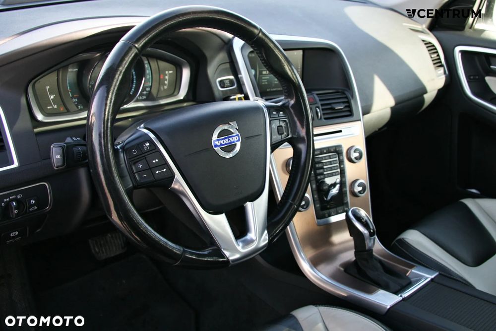 Volvo XC 60 D5 AWD Summum - 11