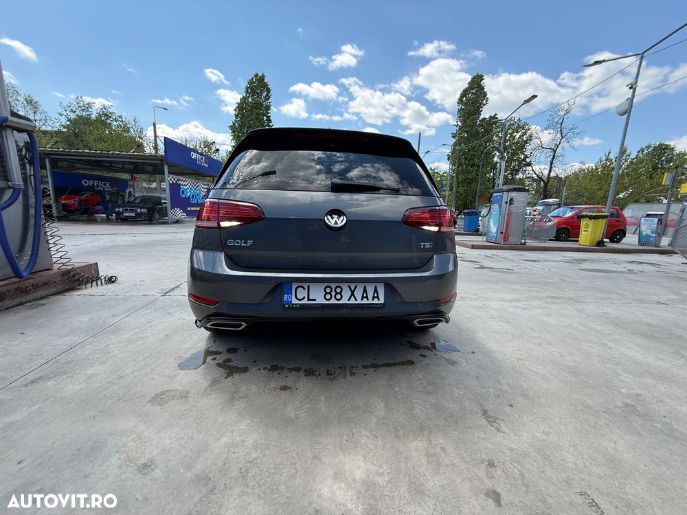 Volkswagen Golf - 6