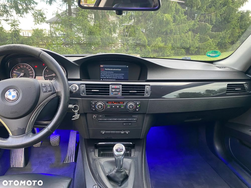 BMW Seria 3 320i - 10