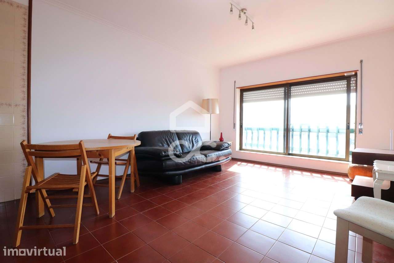 Apartamento T1 com varanda na Av. Elisio de Moura. - Grande imagem: 2/18