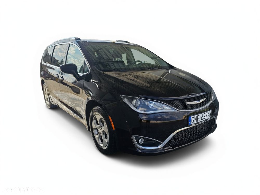 Chrysler Pacifica - 3
