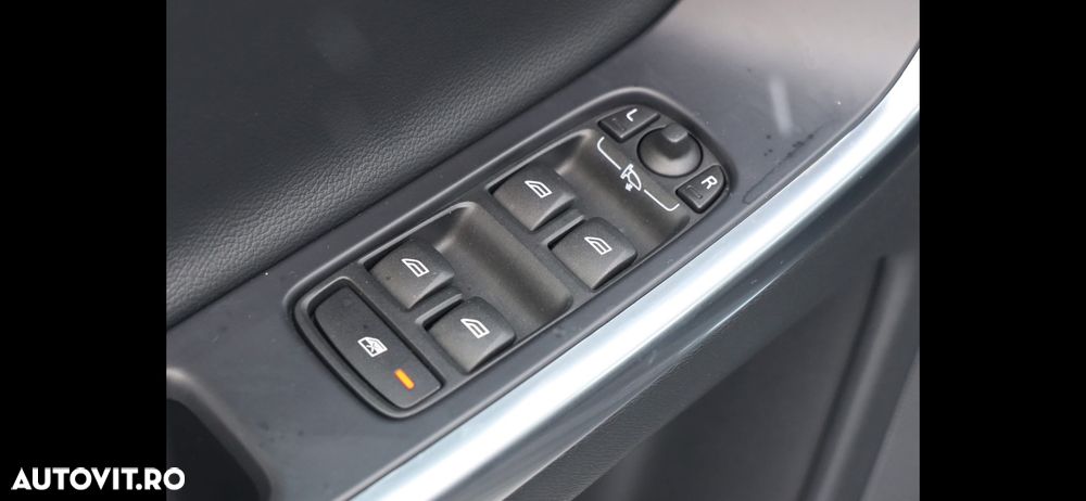 Volvo XC 60 D4 Geartronic Momentum - 4