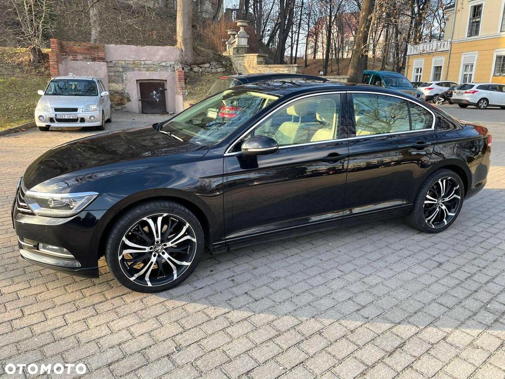 Volkswagen Passat - 2
