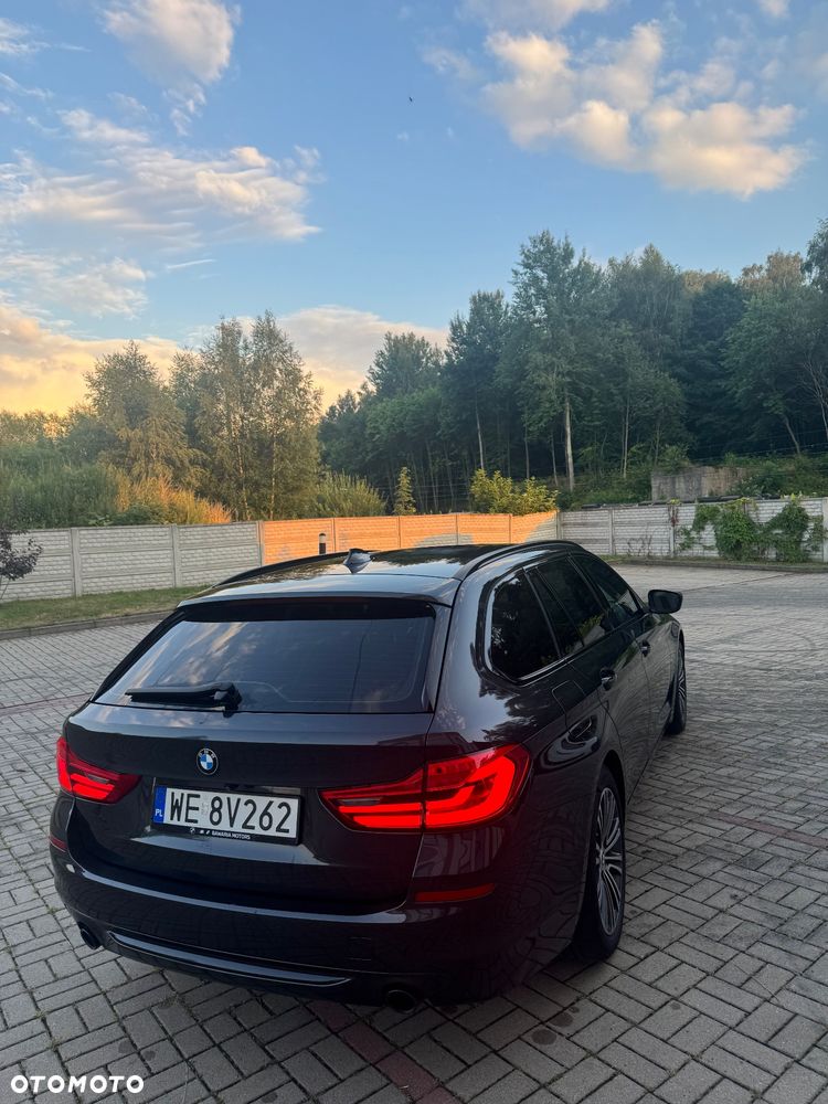 BMW Seria 5 520d xDrive Sport Line - 2