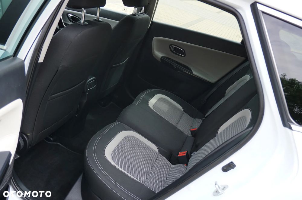 Kia Ceed 1.6 GDI Dream Team Edition - 28