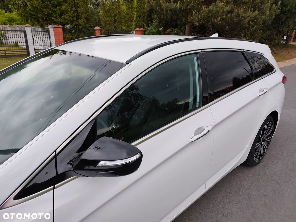 Hyundai i40 Kombi blue 1.7 CRDi DCT Premium - 37