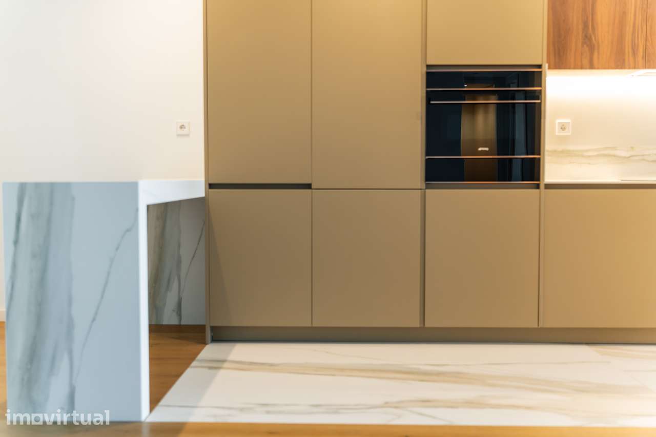 T2 Novo | 86 m² ABP | Varanda de 44 m² | Piscina Privativa Aquecida - Grande imagem: 4/31