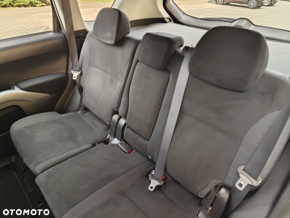 Mitsubishi Outlander - 17
