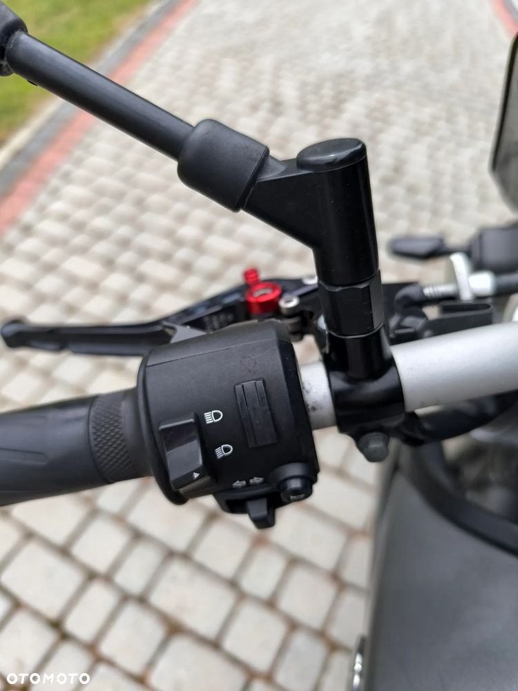 Yamaha MT - 17