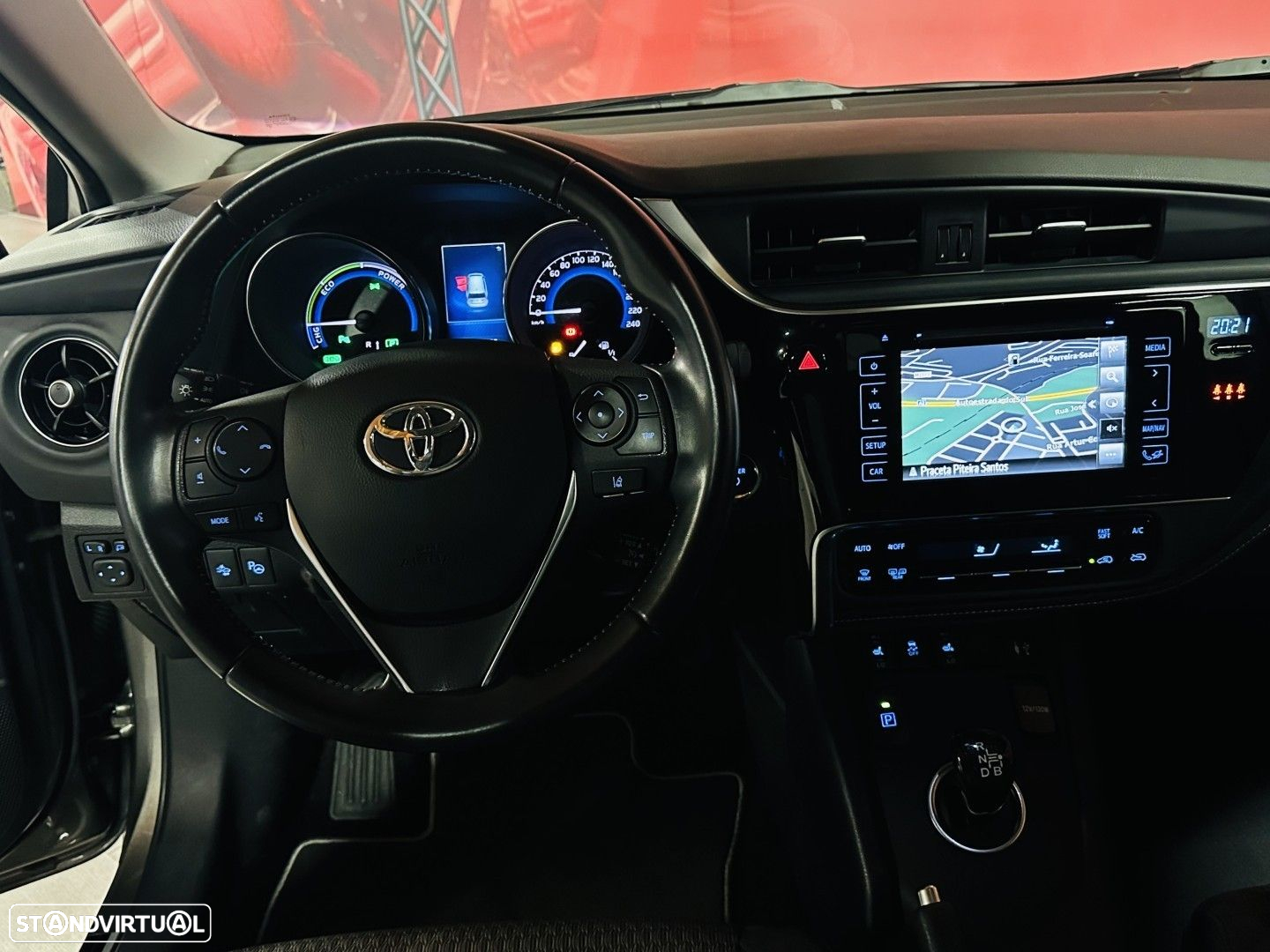 Toyota Auris Touring Sports 1.8 HSD Comfort +P.Sport+Navi - 9