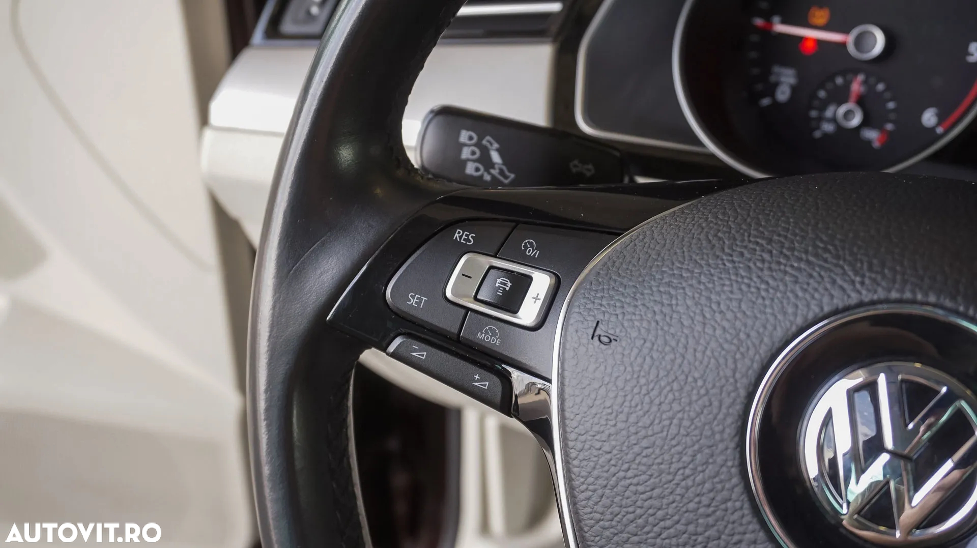 Volkswagen Passat Variant 2.0 TDI DSG Comfortline - 18