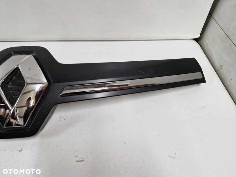 trafic 3 iii lift grill atrapa emblemat zderzaka przód chrom 116705a0 628951918r - 2