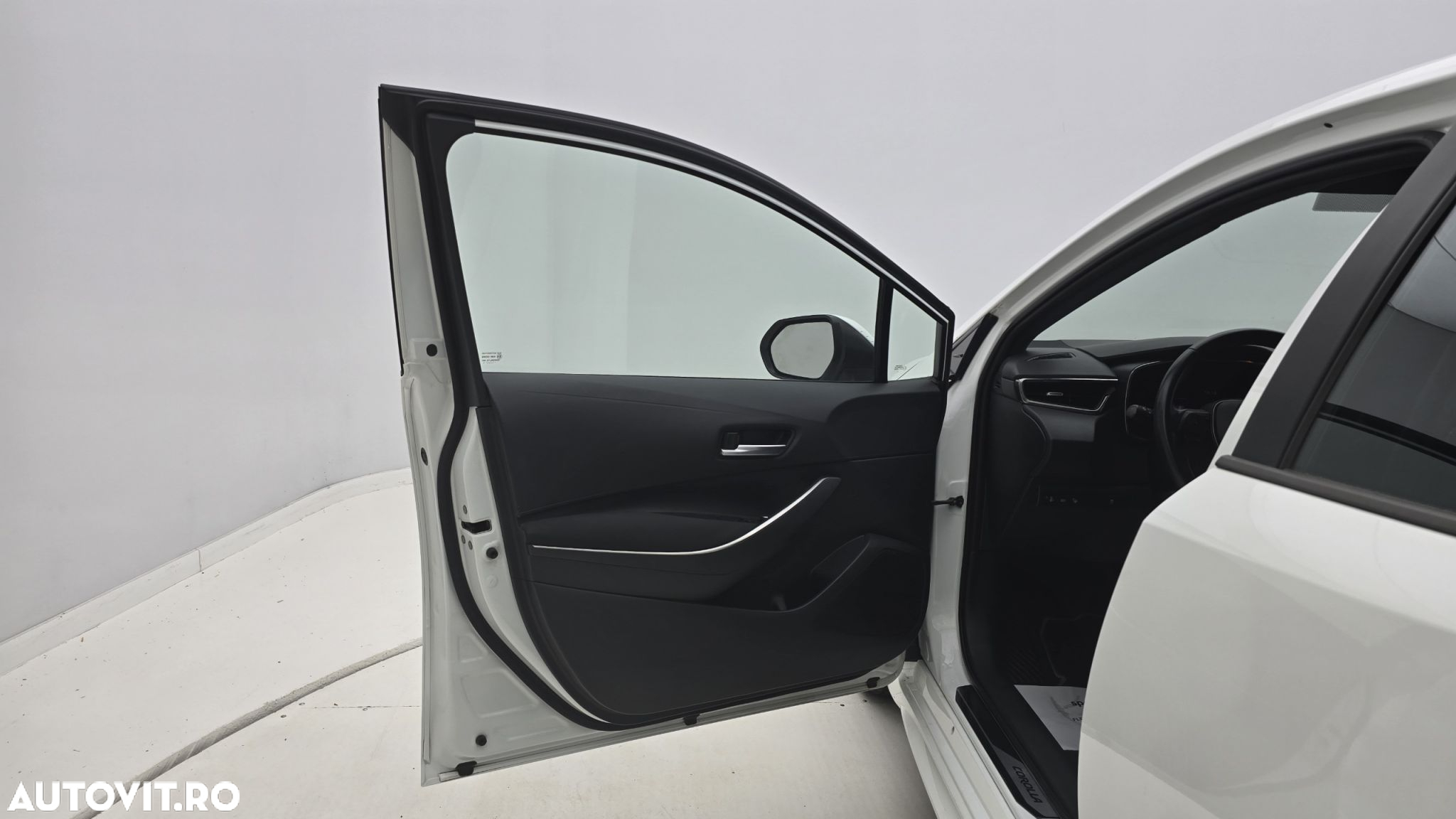 Toyota Corolla 1.8 HSD Dynamic - 10