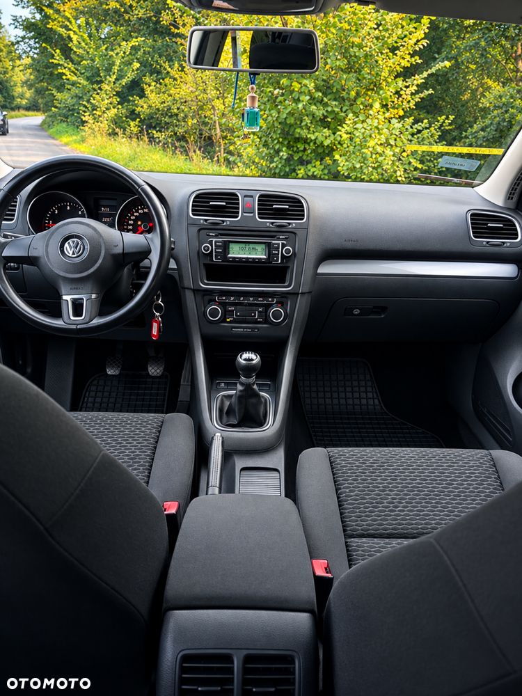 Volkswagen Golf - 8