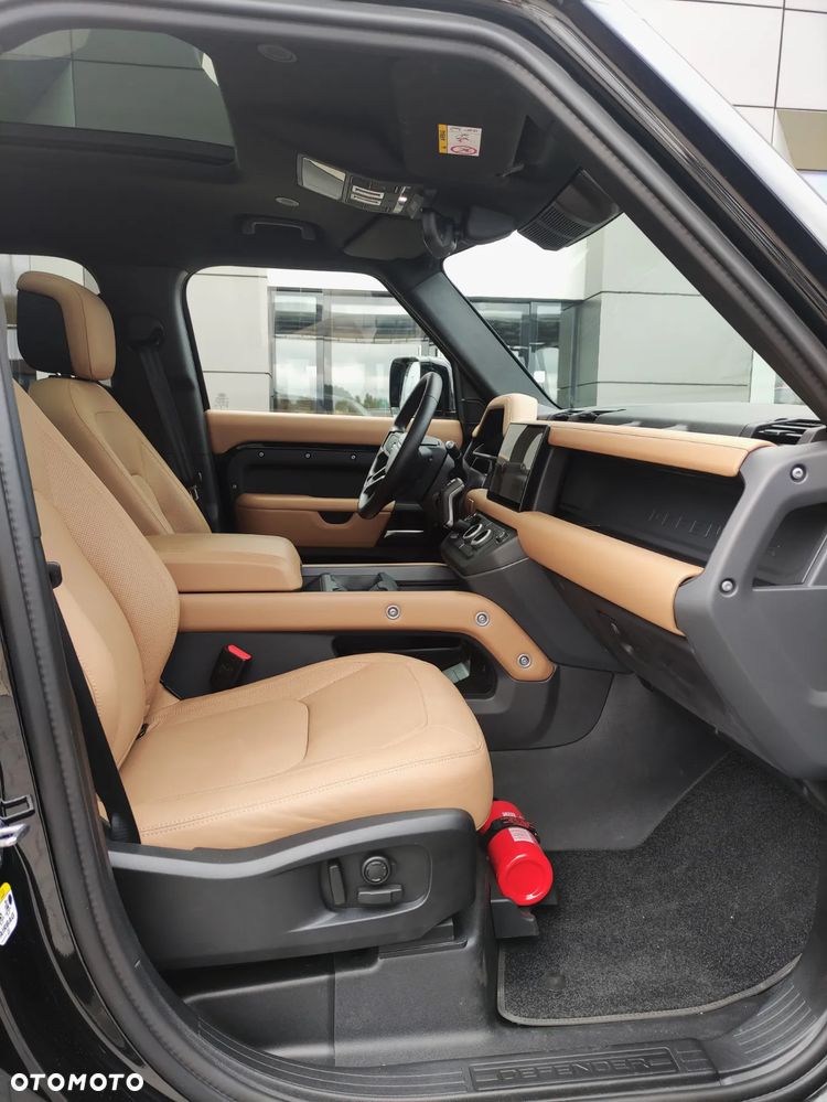 Land Rover Defender - 14