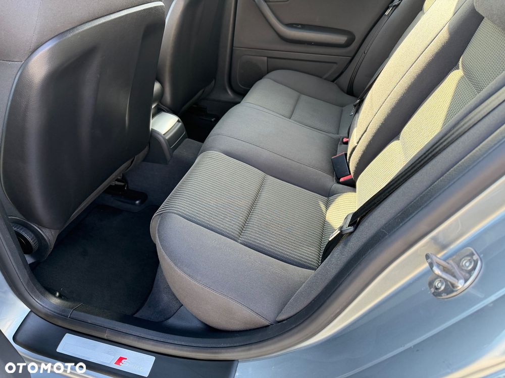Audi A4 Avant 2.0 TDI - 6