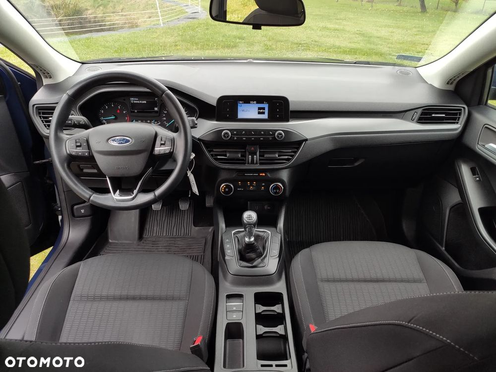 Ford Focus 1.0 EcoBoost Trend Edition - 25
