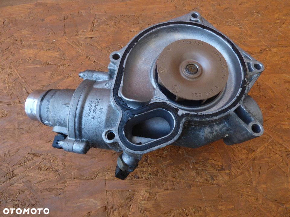BMW F01 F10 F12 E70 XM5 S63  N63 550I 750I  POMPA WODY TERMOSTAT - 3