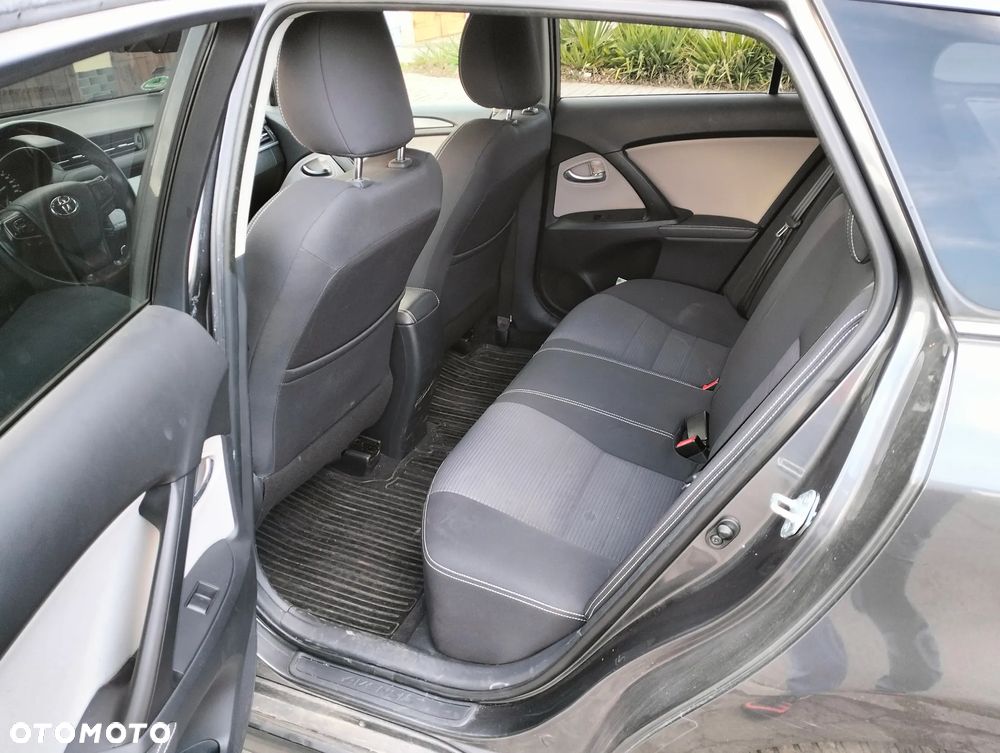 Toyota Avensis 2.0 D-4D Selection - 10