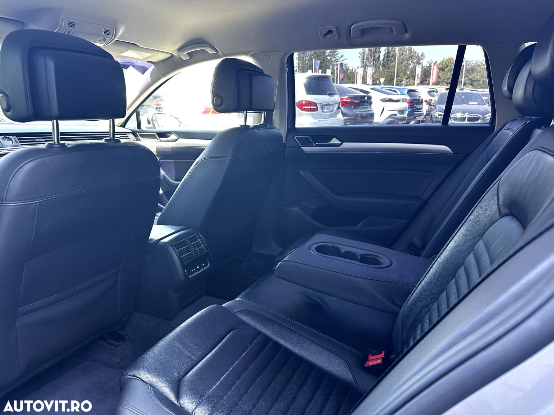 Volkswagen Passat - 25