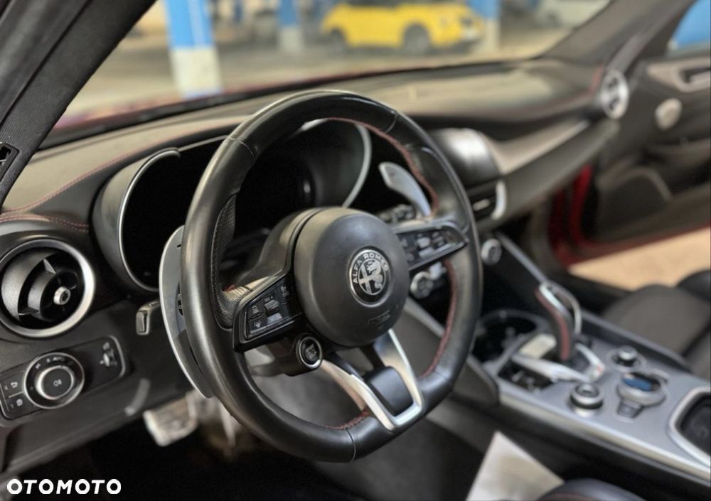Alfa Romeo Giulia - 7