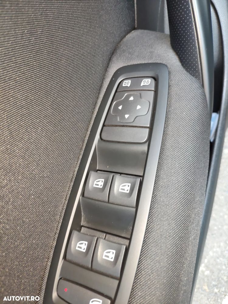Renault Megane TCe 140 GPF BUSINESS EDITION - 8
