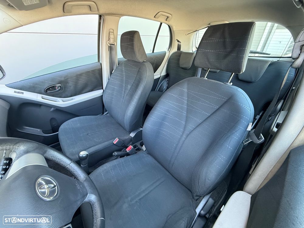 Toyota Yaris 1.0 VVT-i AC Manual - 6