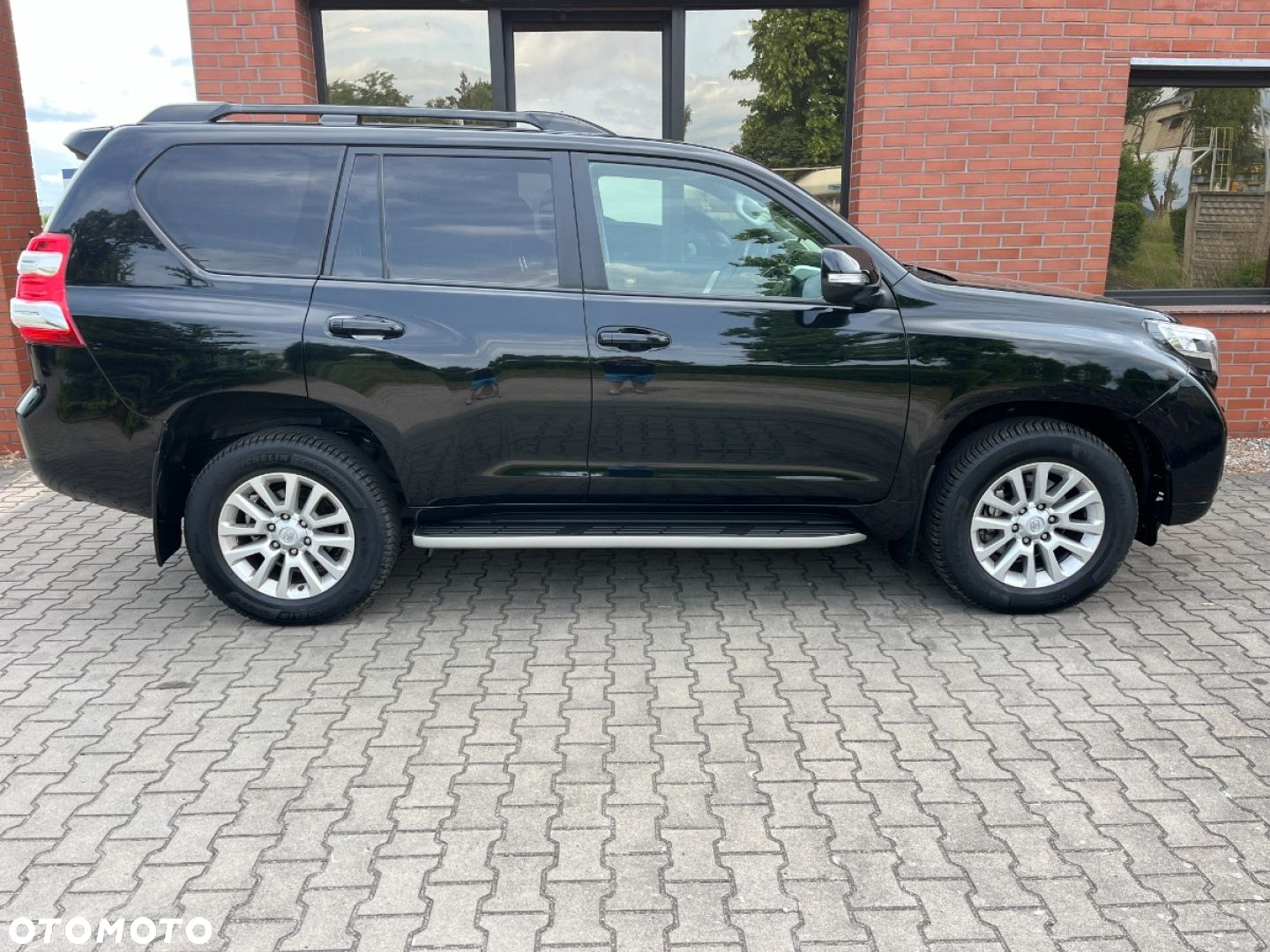 Toyota Land Cruiser - 27