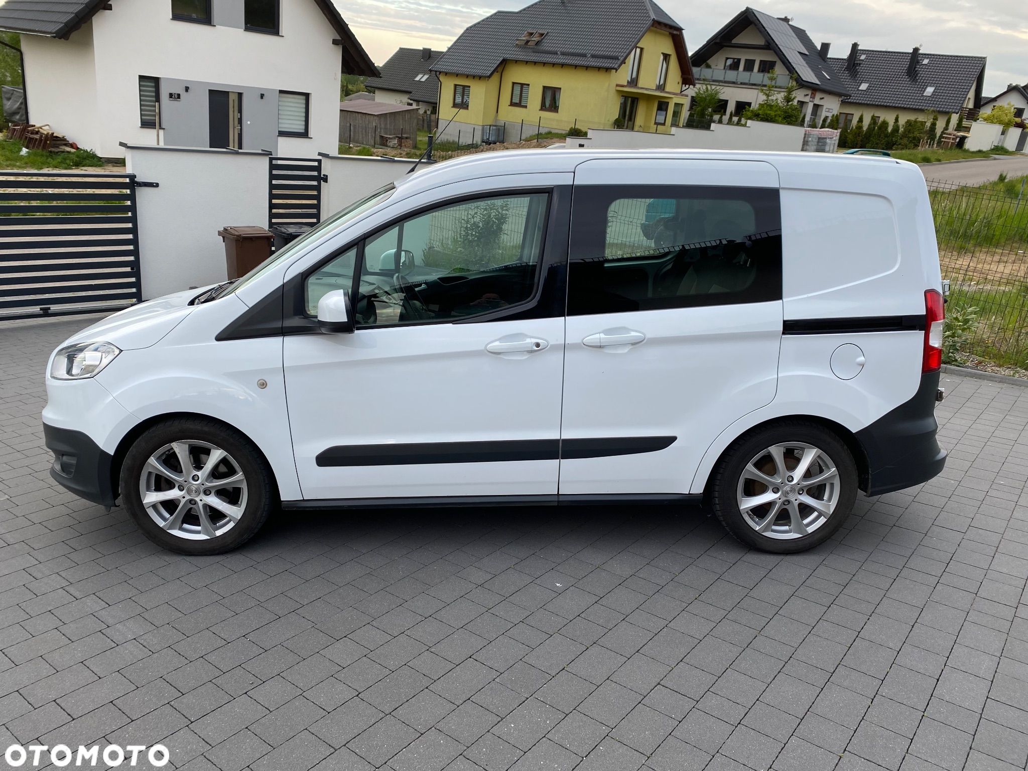 Ford Transit Courier 1.0 EcoBoost Ambiente - 1